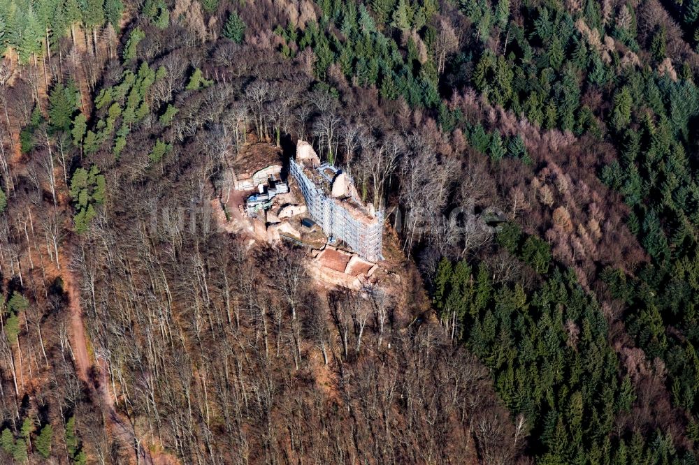 Luftaufnahme Ramberg - Ruine und Mauerreste der ehemaligen Burg Meistersel in Ramberg im Bundesland Rheinland-Pfalz, Deutschland