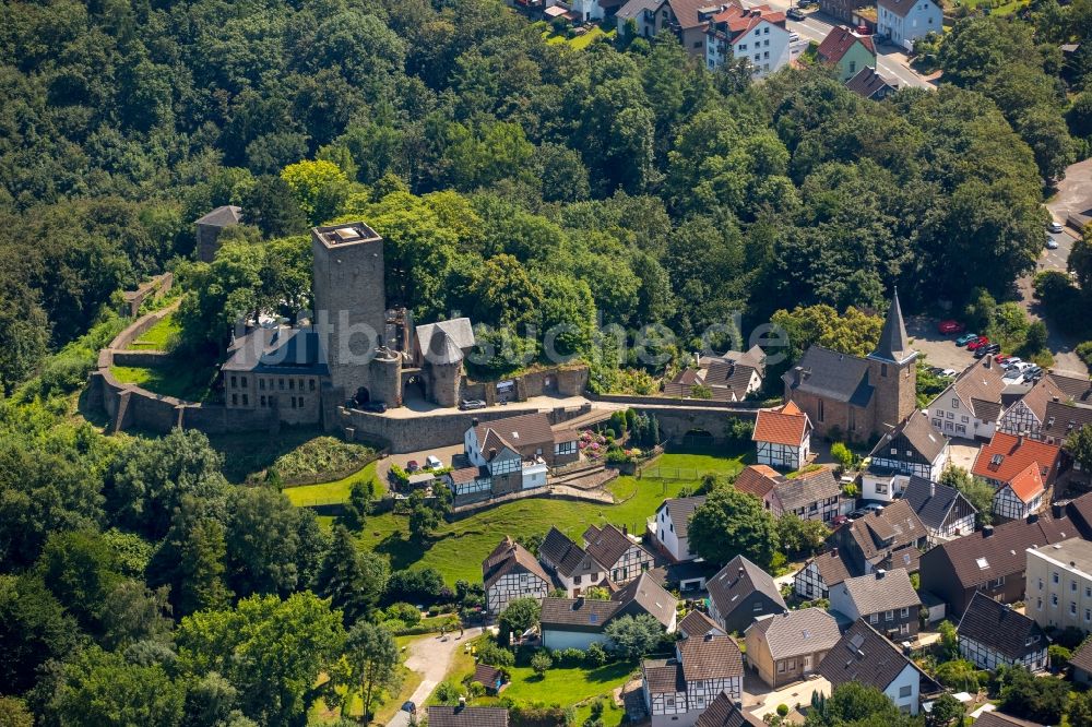 Luftaufnahme Hattingen - Ruine und Mauerreste der ehemaligen Burganlage Blankenstein der Veste in Hattingen im Bundesland Nordrhein-Westfalen