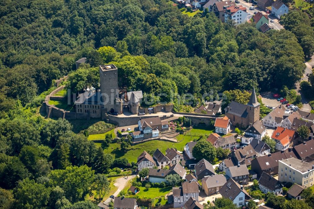 Hattingen von oben - Ruine und Mauerreste der ehemaligen Burganlage Blankenstein der Veste in Hattingen im Bundesland Nordrhein-Westfalen