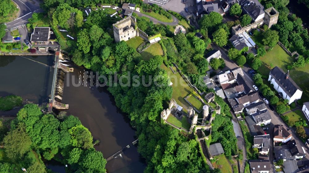 Luftbild Altwied - Ruine und Mauerreste der ehemaligen Burganlage der Veste in Altwied im Bundesland Rheinland-Pfalz, Deutschland