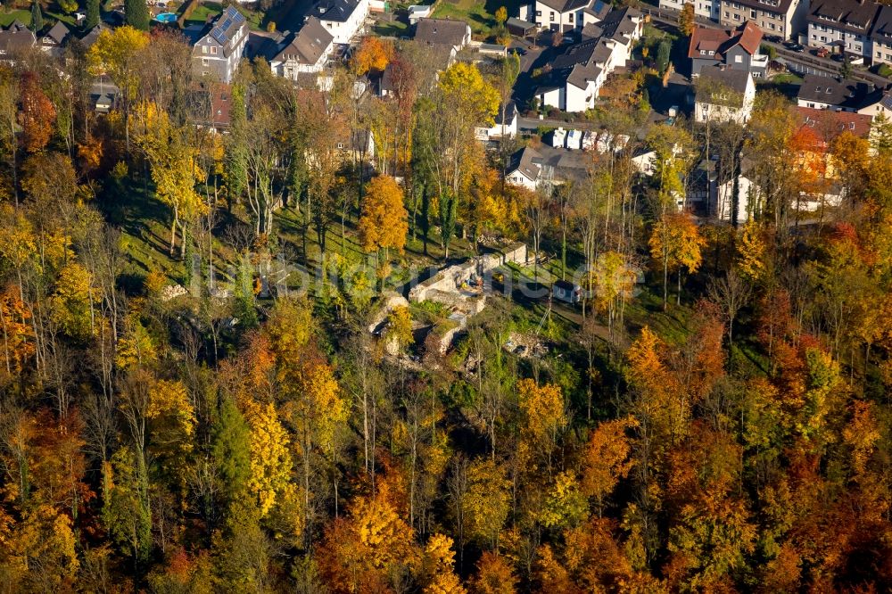 Luftbild Arnsberg - Ruine und Mauerreste der ehemaligen Burganlage der Veste in Arnsberg im Bundesland Nordrhein-Westfalen