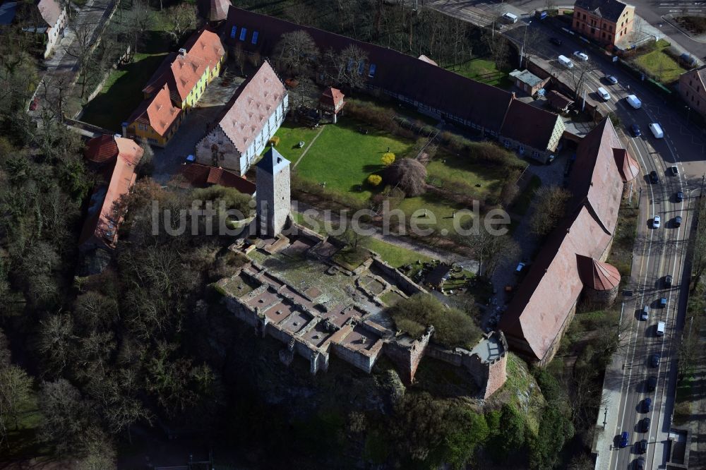 Luftaufnahme Halle (Saale) - Ruine und Mauerreste der ehemaligen Burganlage der Veste Burg Giebichenstein an der Seebener Straße im Ortsteil Stadtbezirk Nord in Halle (Saale) im Bundesland Sachsen-Anhalt