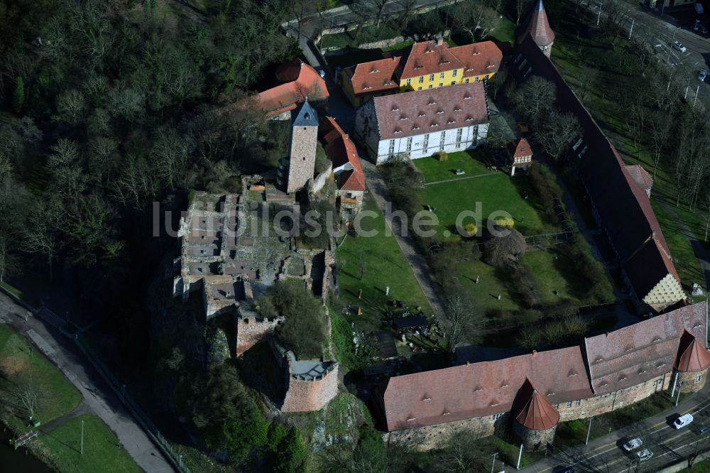 Halle (Saale) von oben - Ruine und Mauerreste der ehemaligen Burganlage der Veste Burg Giebichenstein an der Seebener Straße im Ortsteil Stadtbezirk Nord in Halle (Saale) im Bundesland Sachsen-Anhalt