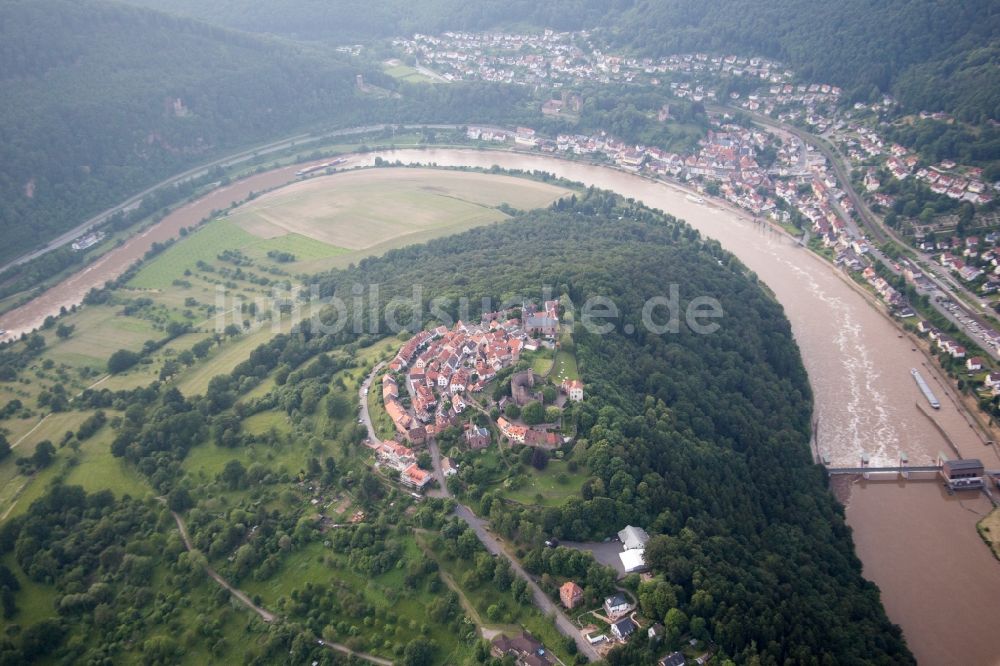 Luftbild Neckargemünd - Ruine und Mauerreste der ehemaligen Burganlage der Veste Dilsberg im Ortsteil Dilsberg in Neckargemünd über der Neckarschleife im Bundesland Baden-Württemberg