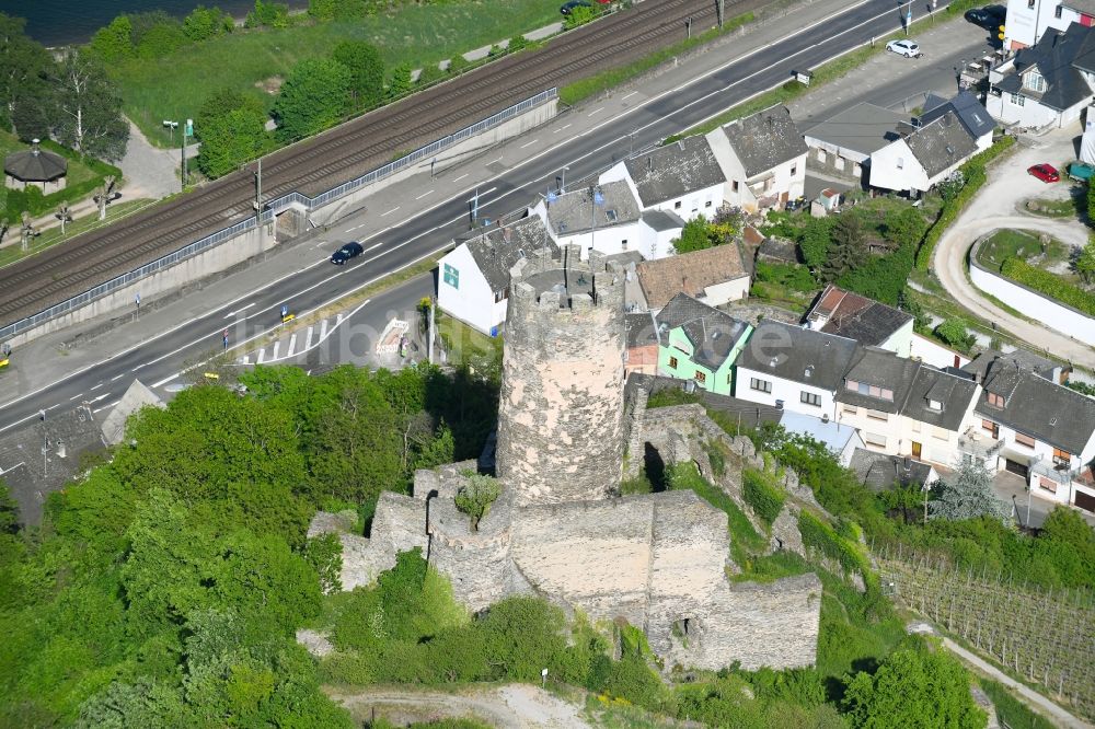 Oberdiebach aus der Vogelperspektive: Ruine und Mauerreste der ehemaligen Burganlage der Veste Fürstenberg in Oberdiebach im Bundesland Rheinland-Pfalz, Deutschland