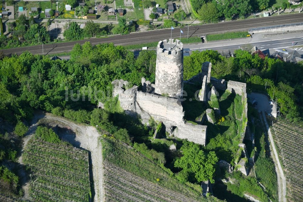 Oberdiebach von oben - Ruine und Mauerreste der ehemaligen Burganlage der Veste Fürstenberg in Oberdiebach im Bundesland Rheinland-Pfalz, Deutschland