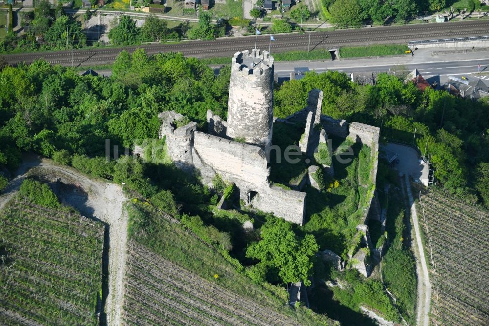 Oberdiebach aus der Vogelperspektive: Ruine und Mauerreste der ehemaligen Burganlage der Veste Fürstenberg in Oberdiebach im Bundesland Rheinland-Pfalz, Deutschland