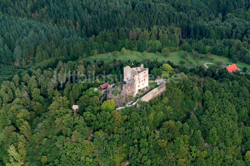 Seelbach von oben - Ruine und Mauerreste der ehemaligen Burganlage der Veste Hohengeroldseck in Seelbach im Bundesland Baden-Württemberg, Deutschland