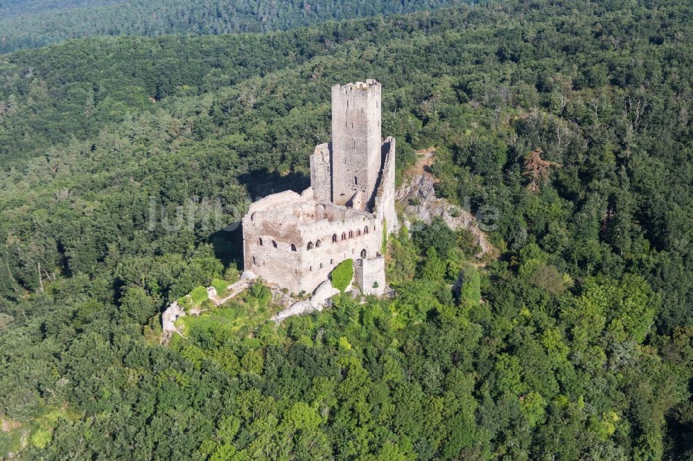 Luftbild Scherwiller - Ruine und Mauerreste der ehemaligen Burganlage der Veste Ramstein in Scherwiller in Grand Est, Frankreich