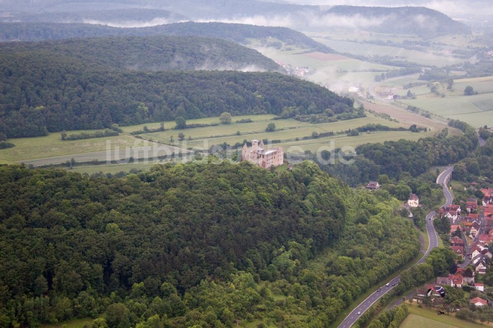 Luftbild Elfershausen - Ruine und Mauerreste der ehemaligen Burganlage der Veste Trimburg im Ortsteil Trimberg in Elfershausen im Bundesland Bayern