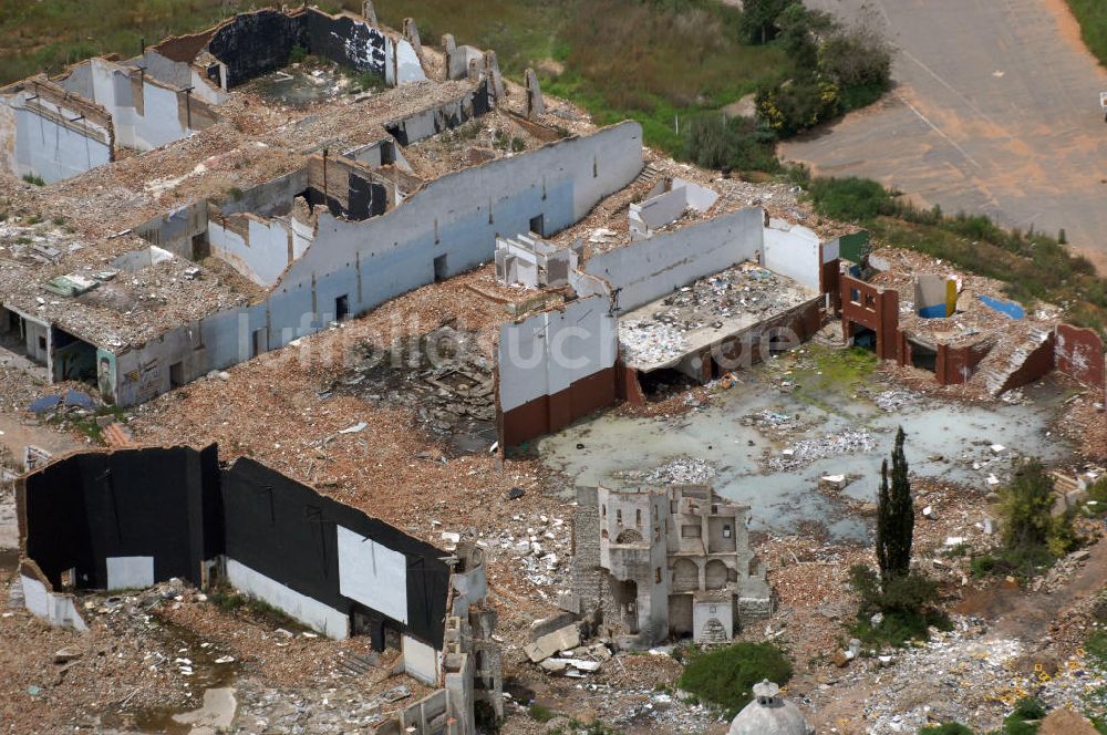 Luftaufnahme Johannesburg - Ruine nahe des FNB-Stadions in Johannesburg