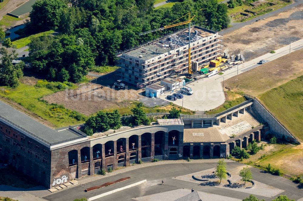 Bochum von oben - Ruine der Rundbogenfassade des ehemaligen Eingangs des Krupp-Geländes in Bochum im Bundesland Nordrhein-Westfalen