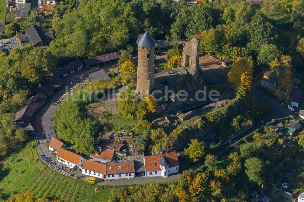 Kirkel von oben - Ruine und Turm / Bergfried der Burg zu Kirkel im Saarland