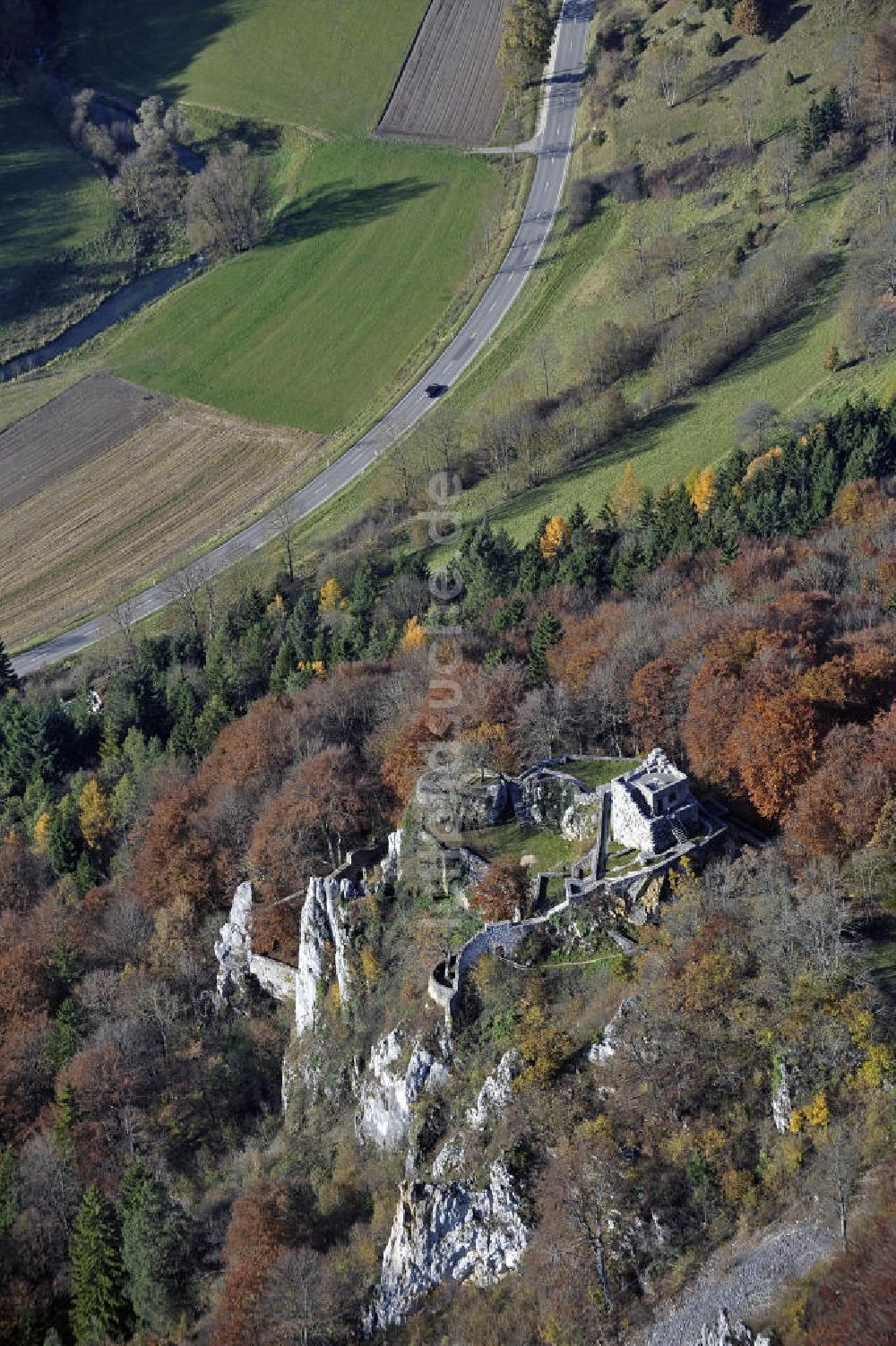 Münsingen aus der Vogelperspektive: Ruinen der Burg Hohengundelfingen