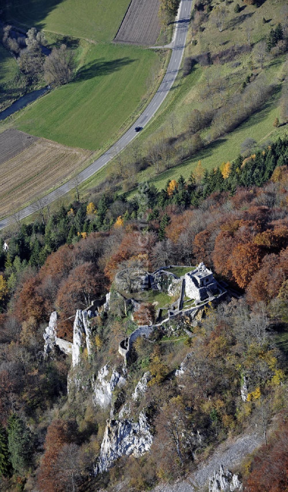 Luftbild Münsingen - Ruinen der Burg Hohengundelfingen