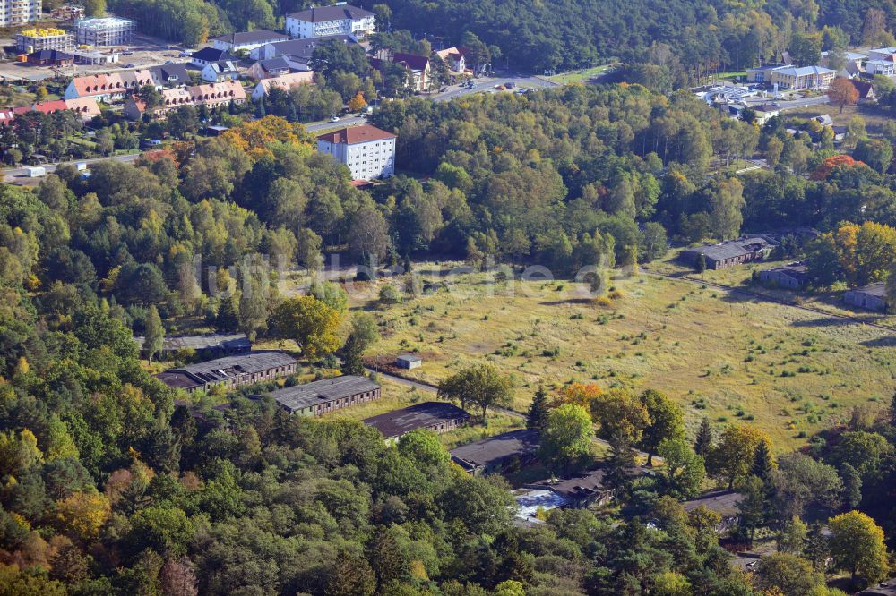 Luftbild Karlshagen - Ruinen der NVA Kaserne an der Alten Peenemünder Straße in Karlshagen im Bundesland Mecklenburg-Vorpommern, Deutschland