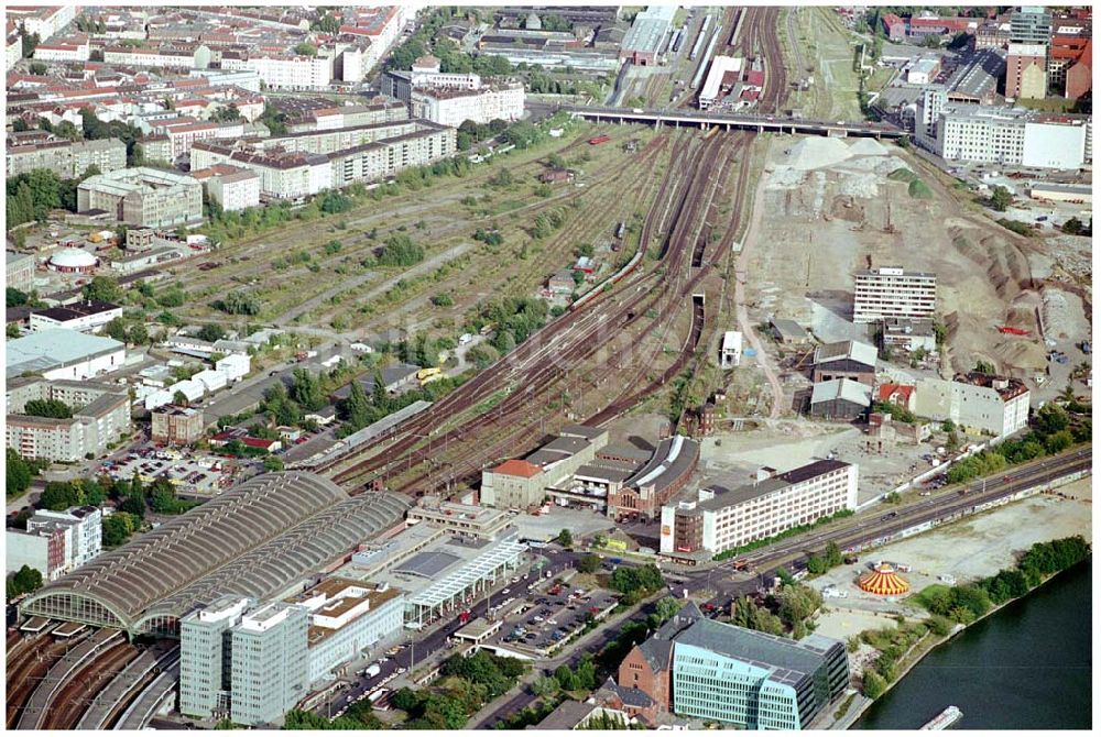 Berlin von oben - Räumung/Abriß des Anschutz-Areals am Ostbahnhof