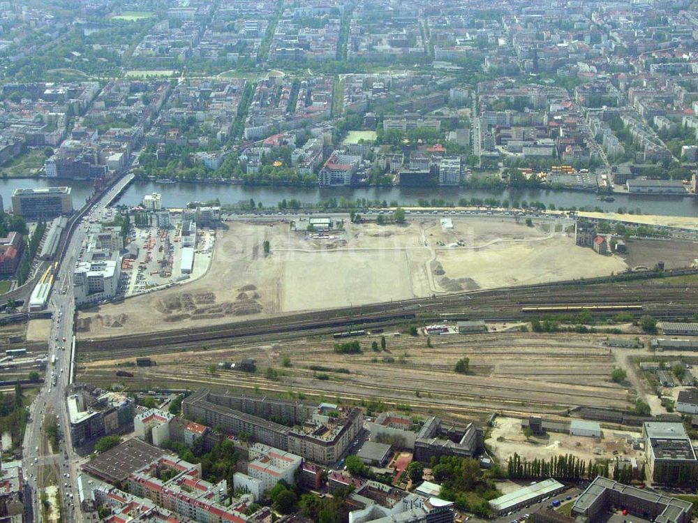 Luftbild Berlin - Friedrichshain - Räumung/Abriß des Anschutz-Areals am Ostbahnhof