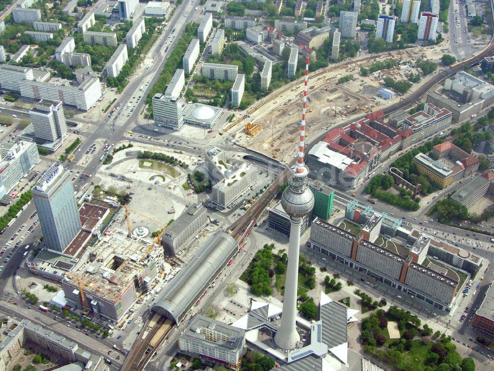 Berlin aus der Vogelperspektive: Rund um den Alexanderplatz in Berlin-Mitte