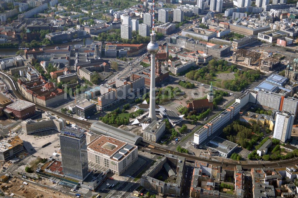 Luftbild Berlin - Rund um den Alexanderplatz in Berlin-Mitte