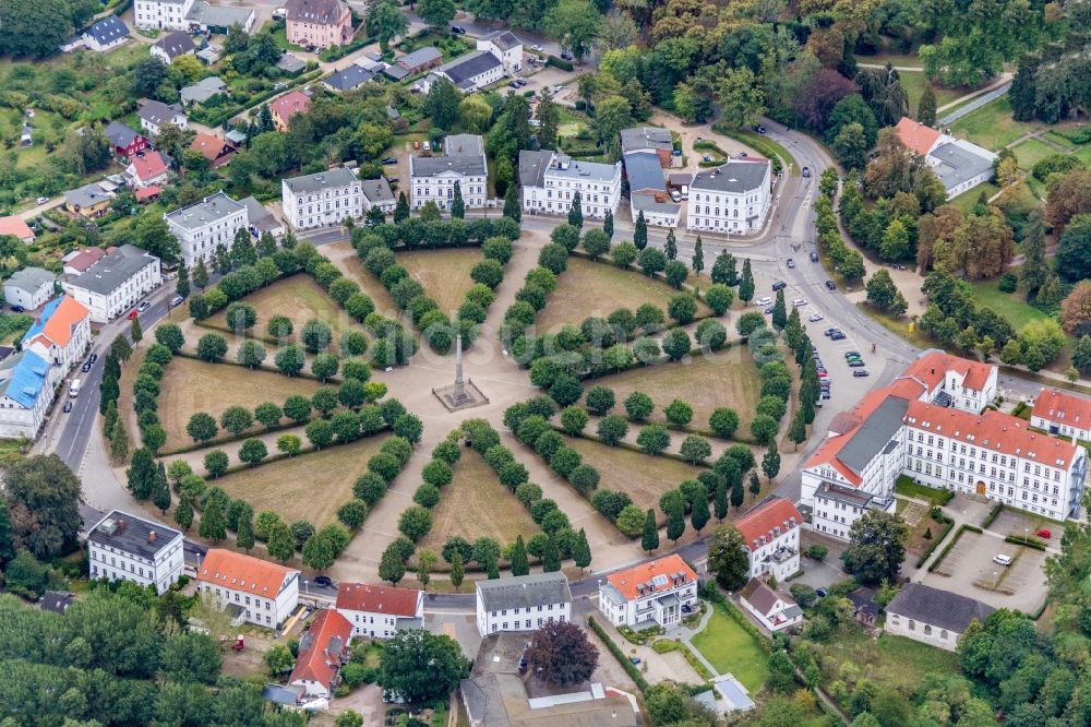 Luftaufnahme Putbus - Runde Parkanlage Circus im Ortsteil Pastitz in Putbus im Bundesland Mecklenburg-Vorpommern