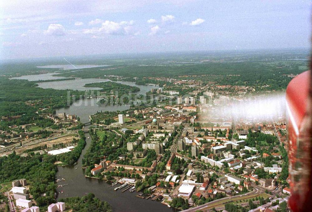 Luftbild Potsdam-Stadt - Rundflug mit einer Cessna 152 der Albatros Flug GmbH vom Flugplatz Saarmund aus über dem Stadtzentrum Potsdam.