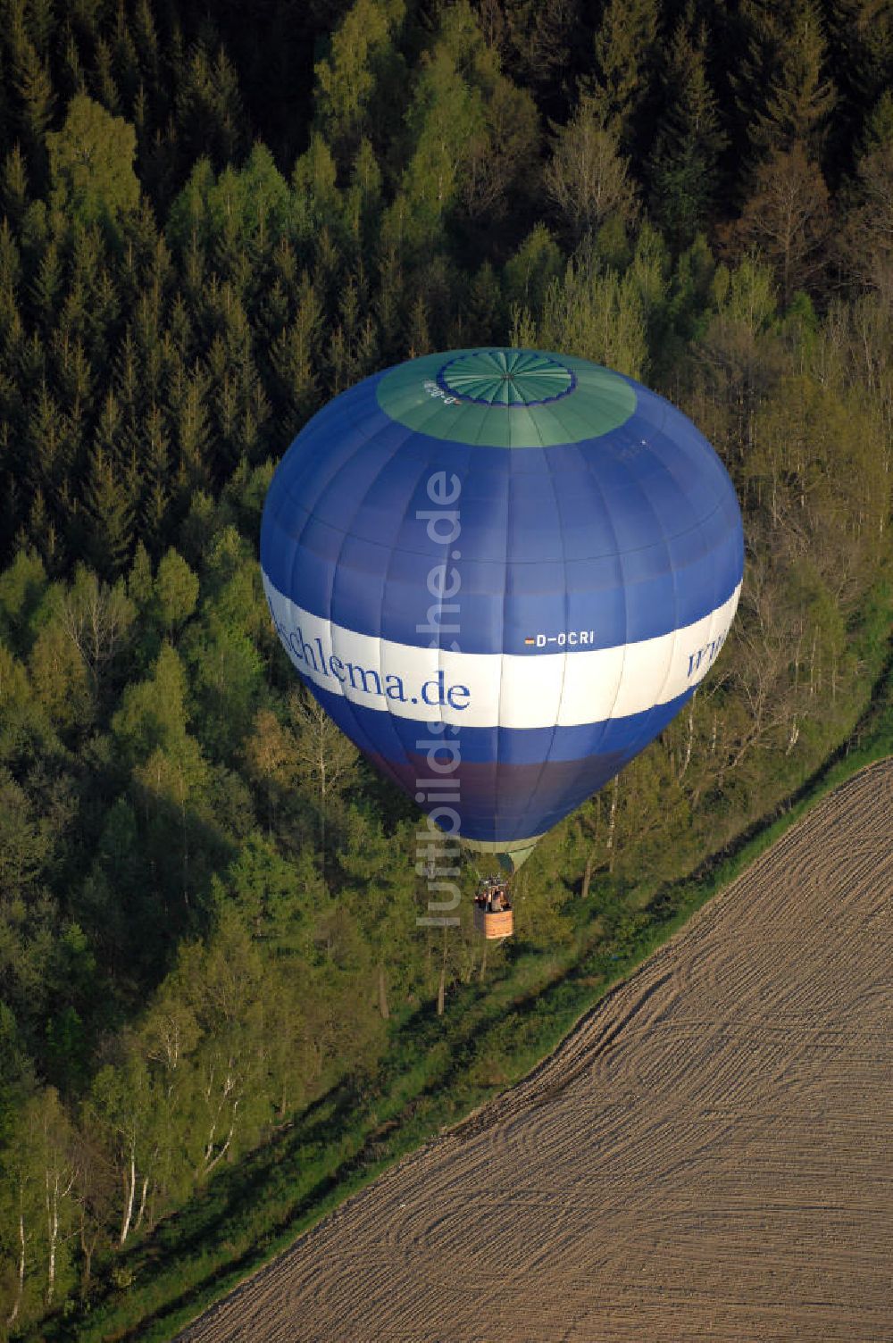 Neumark aus der Vogelperspektive: Rundflug eines Heißluftballons in Neumark