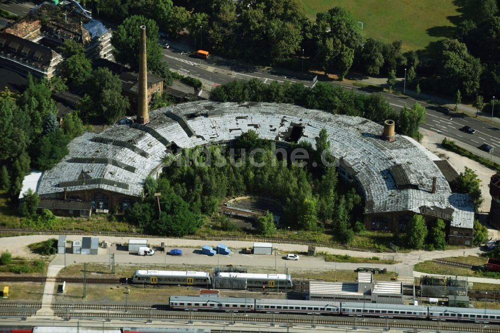 Luftbild Leipzig - Rundschuppen - Ruine der Deutschen Bahn in Leipzig im Bundesland Sachsen