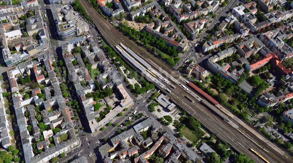 Berlin von oben - S-Bahn und Regionalbahn Bahnhof Charlottenburg im Stadtbezirk Charlottenburg-Wilmersdorf von Berlin