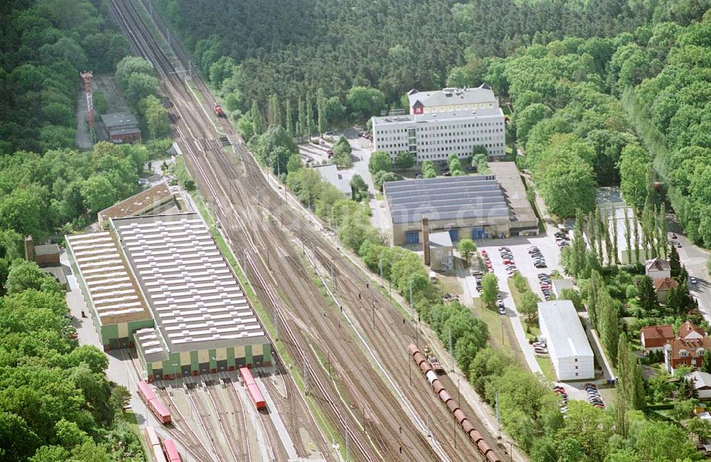 Luftaufnahme Berlin -Grünau - S-Bahndepot der Berliner S-Bahn GmbH und Gelände der Bombadier AG östlich des S-Bahnhofs Grünau