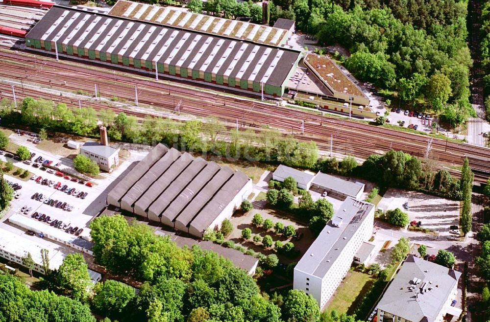 Berlin -Grünau von oben - S-Bahndepot der Berliner S-Bahn GmbH und Gelände der Bombadier AG östlich des S-Bahnhofs Grünau