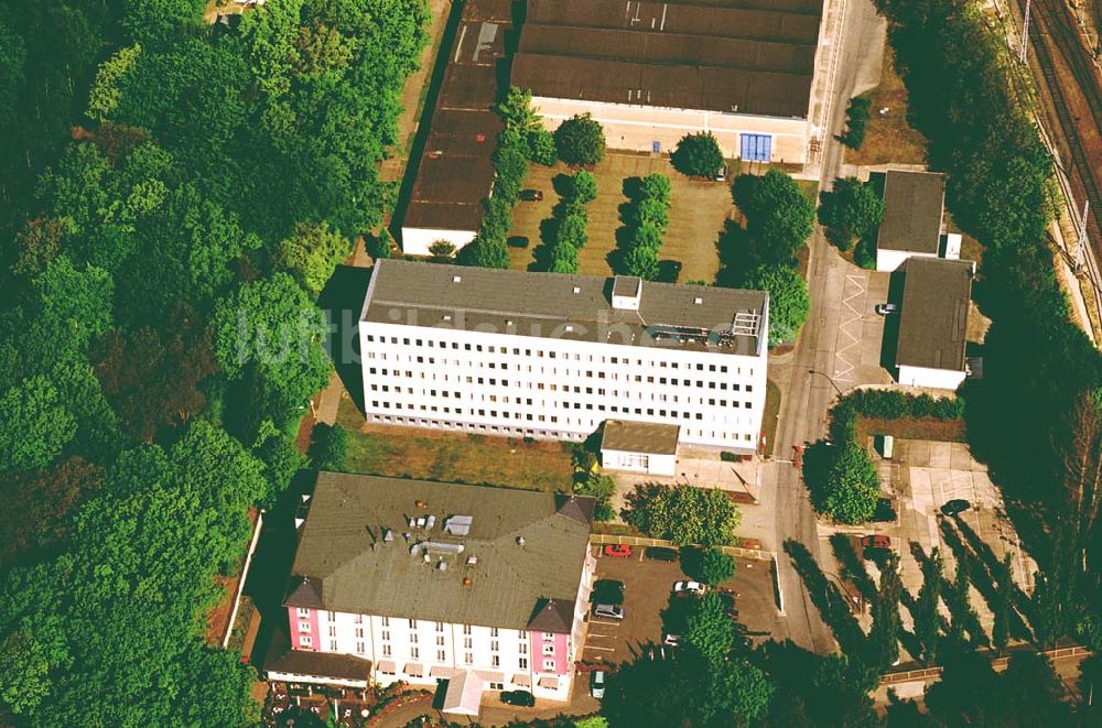 Luftbild Berlin -Grünau - S-Bahndepot der Berliner S-Bahn GmbH und Gelände der Bombadier AG östlich des S-Bahnhofs Grünau