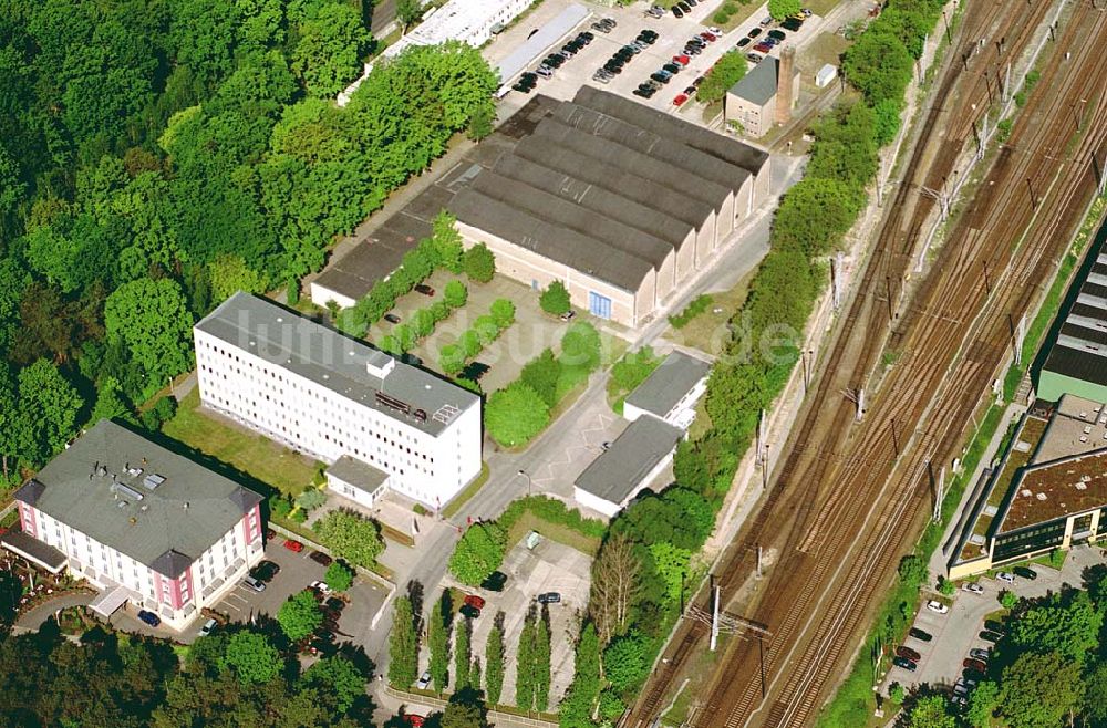 Berlin -Grünau von oben - S-Bahndepot der Berliner S-Bahn GmbH und Gelände der Bombadier AG östlich des S-Bahnhofs Grünau