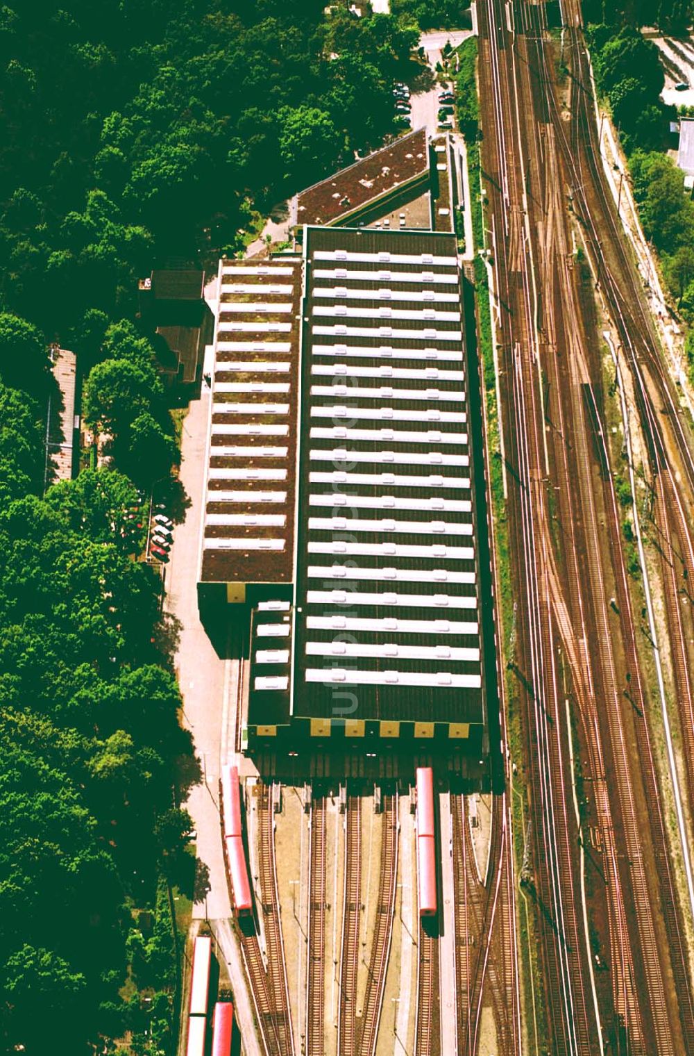 Berlin -Grünau von oben - S-Bahndepot der Berliner S-Bahn GmbH und Gelände der Bombadier AG östlich des S-Bahnhofs Grünau