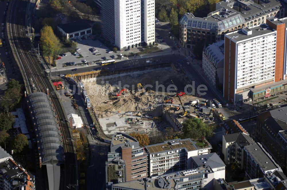 Berlin aus der Vogelperspektive: S-Bahnhof Hackeschen Markt an der Spandauer Brücke in Berlin-Mitte