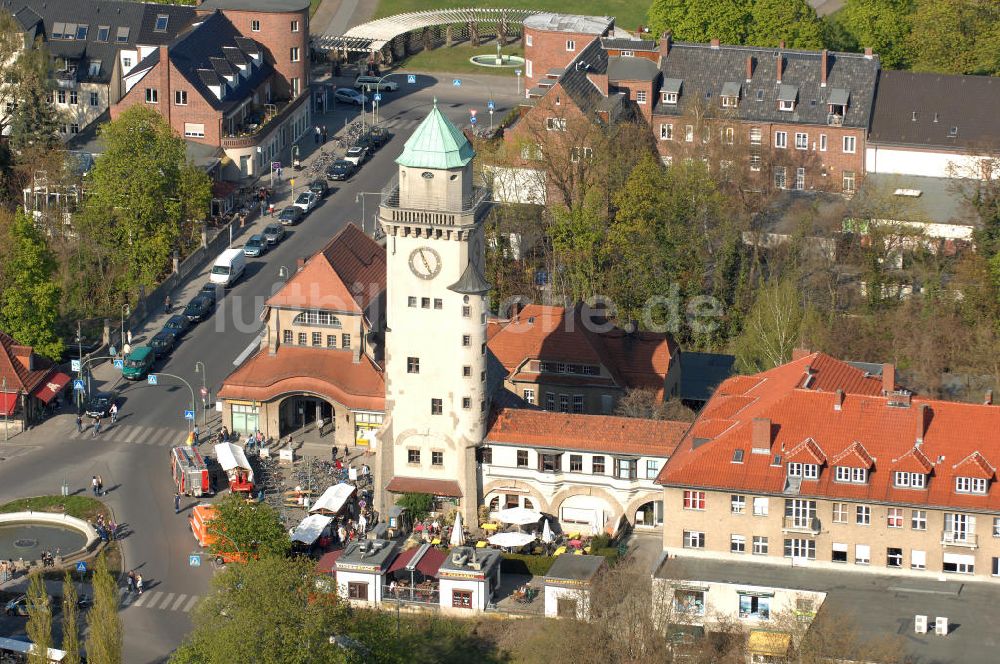 Berlin aus der Vogelperspektive: S-Bahnhof / railway station Berlin-Frohnau