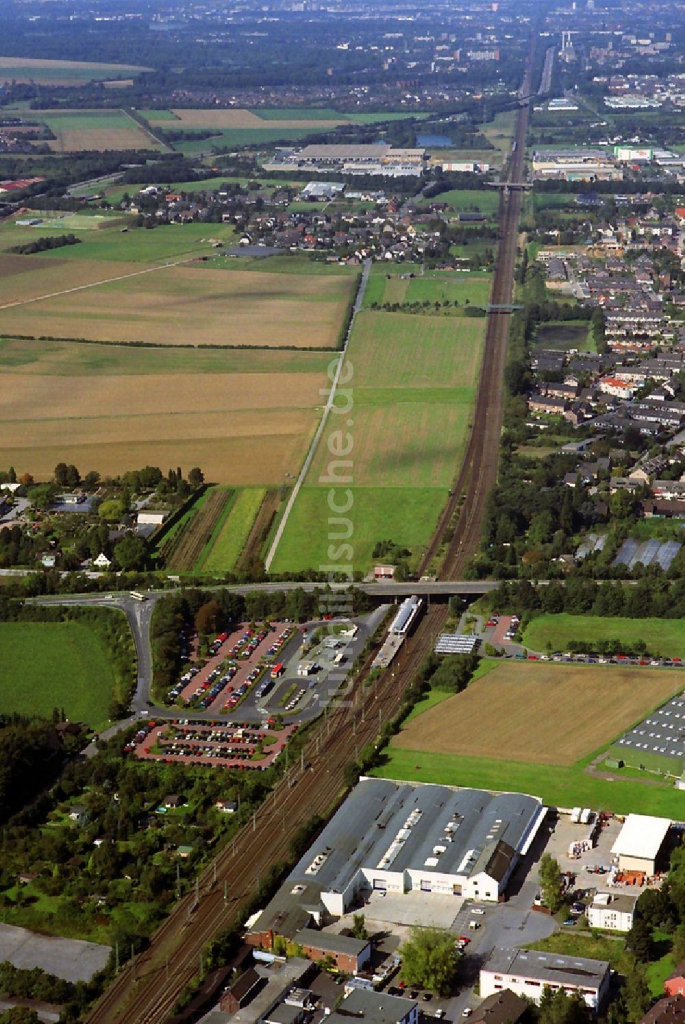 Langenfeld von oben - S- und Regional- Zug- Bahnhof der Deutschen Bahn in Langenfeld im Bundesland Nordrhein-Westfalen