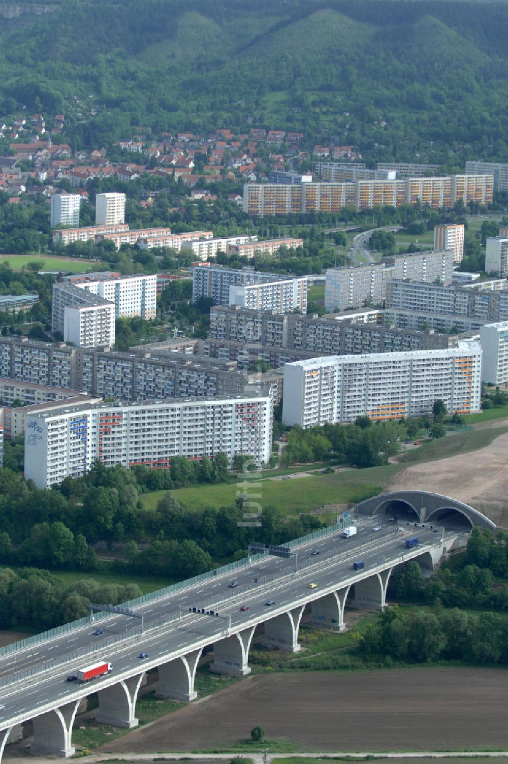 Jena aus der Vogelperspektive: Saalebrücke der Autobahn A4 bei Jena