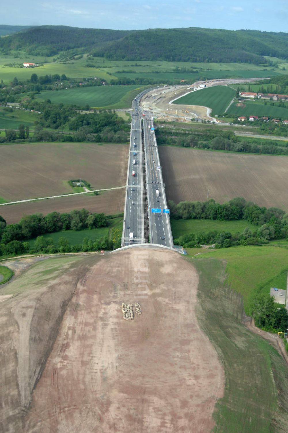 Jena aus der Vogelperspektive: Saalebrücke der Autobahn A4 bei Jena