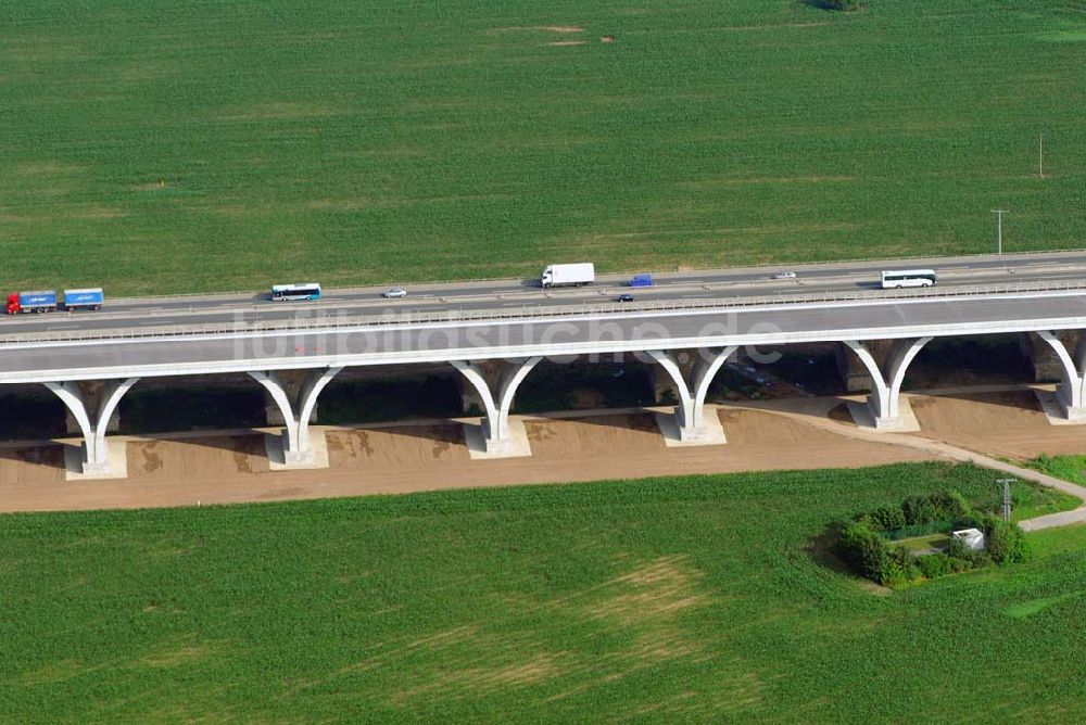 Jena aus der Vogelperspektive: Saaletalbrücke im Anschlussbereich Jena-Göschwitz der A4