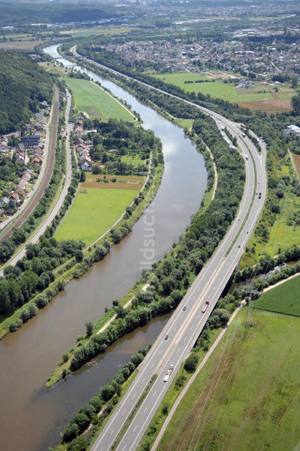 Saarfels aus der Vogelperspektive: Saarverlauf bei Saarfels