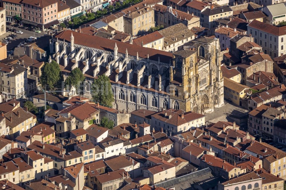 Luftbild Vienne - Sakralbau - Kirchengebäude der Kathedrale St-Maurice im Stadtzentrum in Vienne in Frankreich