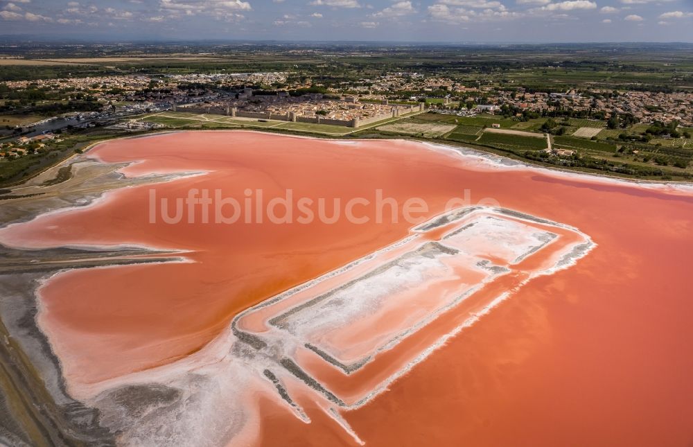 Luftaufnahme Aigues-Mortes - Salinen- Landschaft in Aigues-Mortes in Frankreich