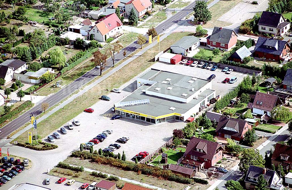 Salzwedel / Sachsen-Anhalt aus der Vogelperspektive: Salzwedel / Sachsen-Anhalt Blick auf das OPEL-Autohaus in Salzwedel / Sachsen-Anhalt Adresse: Autohaus Altmark GmbH Arendseer Str