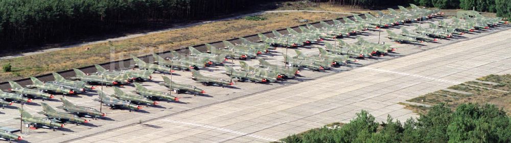 Luftbild Drewitz - Sammelplatz für MiG-21 auf dem Flugplatz Cottbus-Drewitz