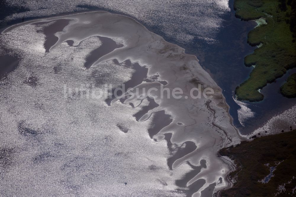 Insel Hiddensee aus der Vogelperspektive: Sandbank- Landfläche vor der Insel Hiddensee im Bundesland Mecklenburg-Vorpommern, Deutschland