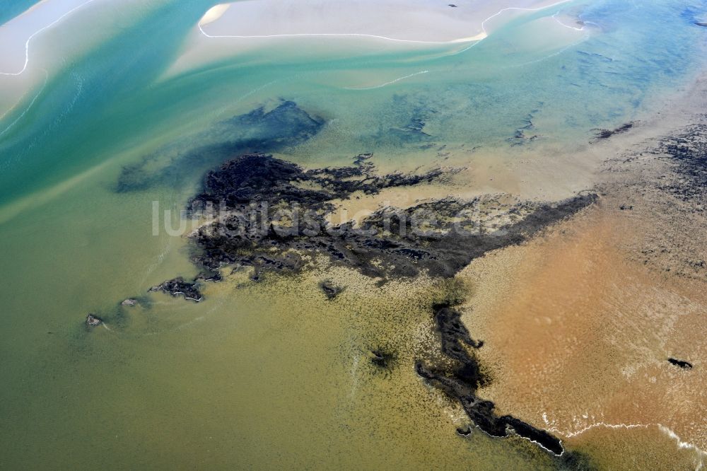 Luftaufnahme List - Sandbank- Landfläche an der Meeres- Wasseroberfläche vor List im Bundesland Schleswig-Holstein