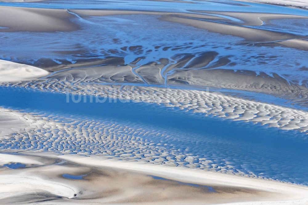 Luftaufnahme Sankt Peter-Ording - Sandbank- Landfläche in der Meeres- Wasseroberfläche der Nordsee in Sankt Peter-Ording im Bundesland Schleswig-Holstein