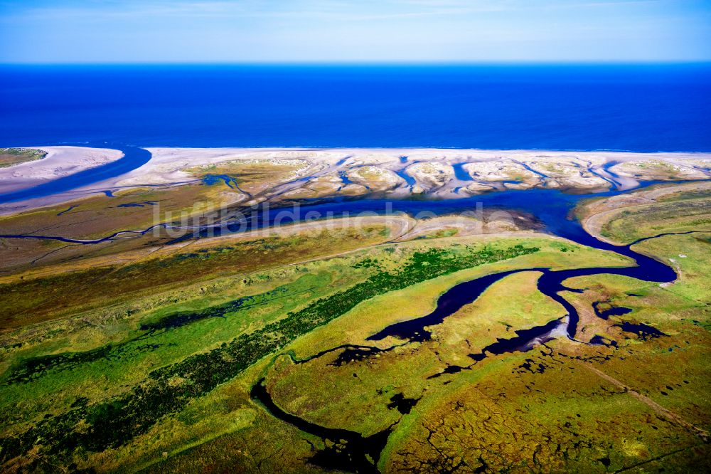 Röm von oben - Sandstrand- und Dünenlandschaft in Röm in Region Syddanmark, Dänemark