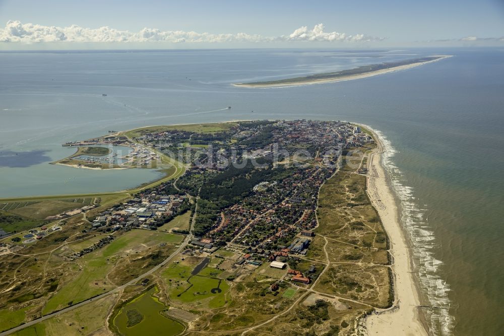 Luftbild Norderney - Sandstrand im Küstenbereich der Nordsee auf der Insel in Norderney im Bundesland Niedersachsen